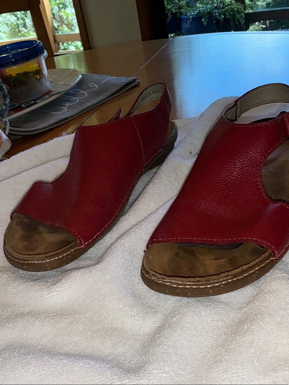 El Naturalista Red Leather Slingback Sandals